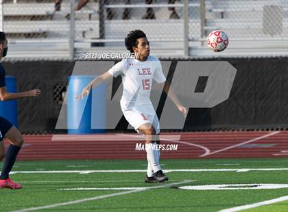 Thumbnail 2 in Lee [Robert E.] vs Alexander (UIL 6A Region 4 Semifinal) photogallery.