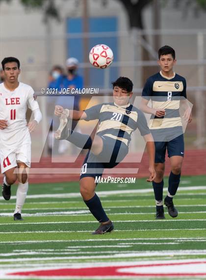 Thumbnail 3 in Lee [Robert E.] vs Alexander (UIL 6A Region 4 Semifinal) photogallery.