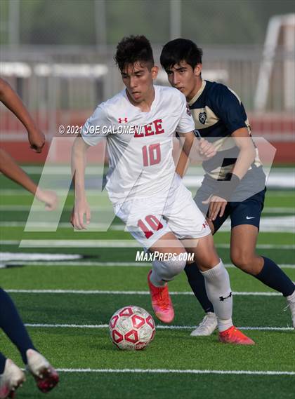 Thumbnail 2 in Lee [Robert E.] vs Alexander (UIL 6A Region 4 Semifinal) photogallery.