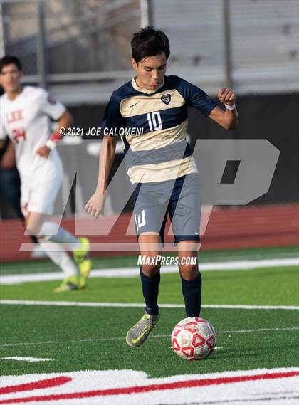 Thumbnail 2 in Lee [Robert E.] vs Alexander (UIL 6A Region 4 Semifinal) photogallery.