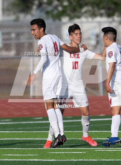Thumbnail 2 in Lee [Robert E.] vs Alexander (UIL 6A Region 4 Semifinal) photogallery.