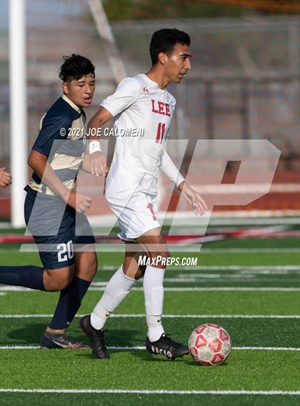 Thumbnail 3 in Lee [Robert E.] vs Alexander (UIL 6A Region 4 Semifinal) photogallery.
