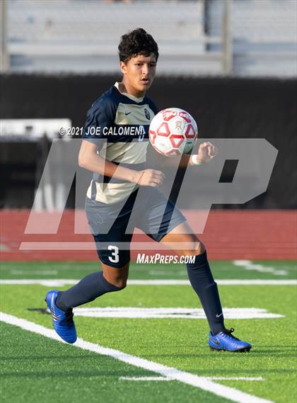 Thumbnail 3 in Lee [Robert E.] vs Alexander (UIL 6A Region 4 Semifinal) photogallery.