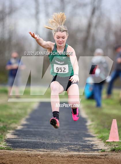 Thumbnail 2 in Shelby County 5-Way Track Meet photogallery.