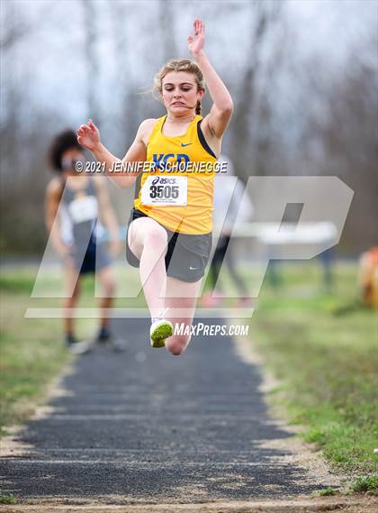 Thumbnail 1 in Shelby County 5-Way Track Meet photogallery.
