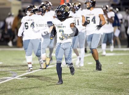 Thumbnail 2 in Douglas County vs Northside (GHSA AAAAAA Round 2 Playoff) photogallery.