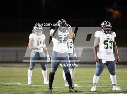Thumbnail 3 in Douglas County vs Northside (GHSA AAAAAA Round 2 Playoff) photogallery.