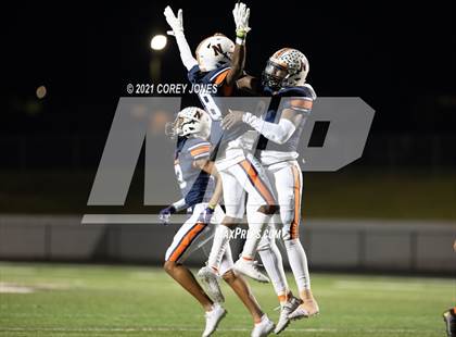 Thumbnail 2 in Douglas County vs Northside (GHSA AAAAAA Round 2 Playoff) photogallery.