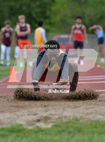 Thumbnail 3 in Herrin Invitational photogallery.