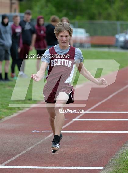 Thumbnail 3 in Herrin Invitational photogallery.