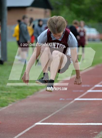 Thumbnail 3 in Herrin Invitational photogallery.