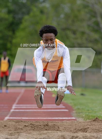 Thumbnail 1 in Herrin Invitational photogallery.