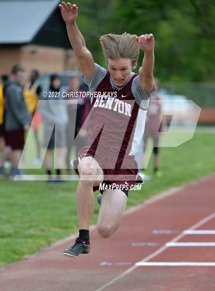 Thumbnail 2 in Herrin Invitational photogallery.