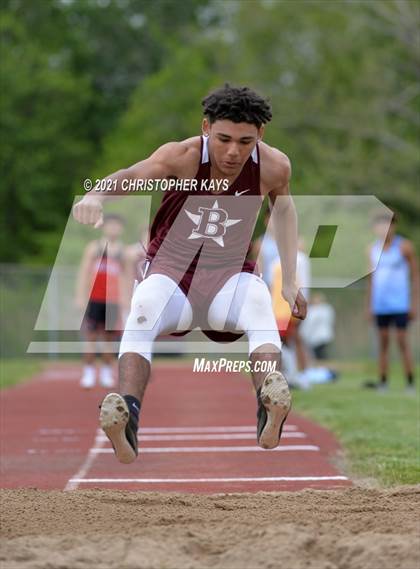 Thumbnail 2 in Herrin Invitational photogallery.