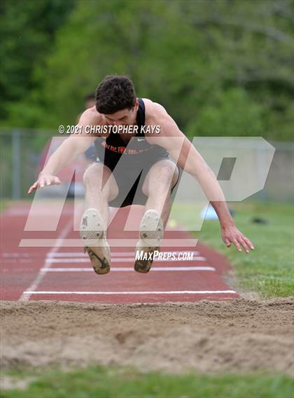 Thumbnail 1 in Herrin Invitational photogallery.