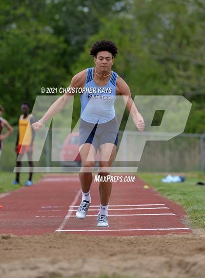 Thumbnail 2 in Herrin Invitational photogallery.