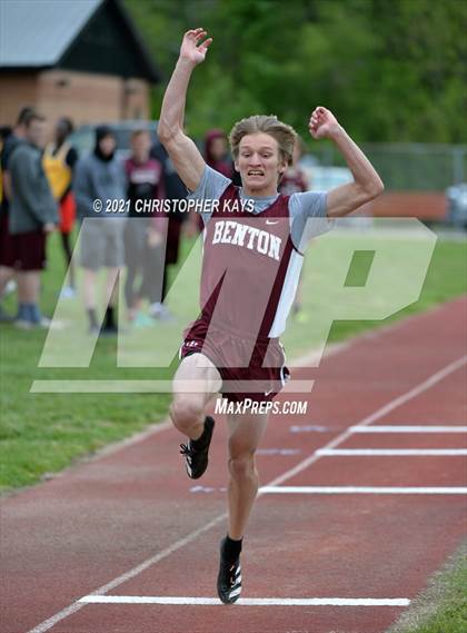 Thumbnail 1 in Herrin Invitational photogallery.