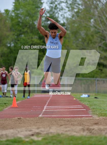 Thumbnail 2 in Herrin Invitational photogallery.