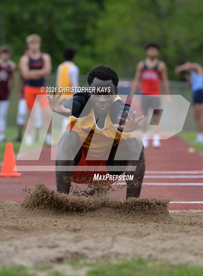 Thumbnail 2 in Herrin Invitational photogallery.