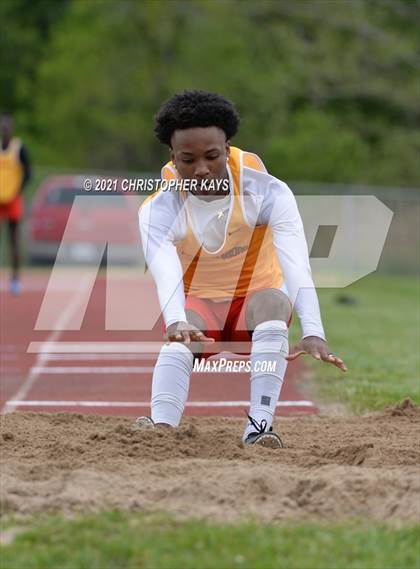 Thumbnail 2 in Herrin Invitational photogallery.
