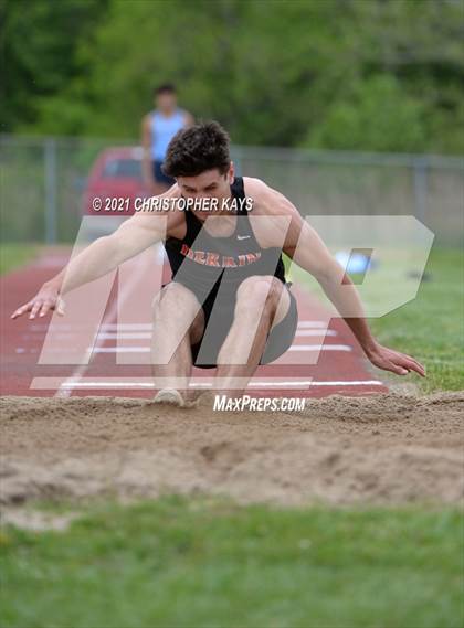 Thumbnail 2 in Herrin Invitational photogallery.