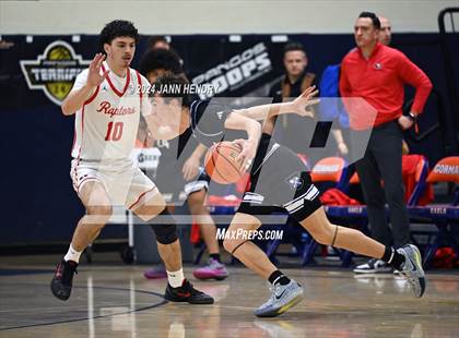 Thumbnail 2 in Bingham vs. Eaglecrest (Tarkanian Classic) photogallery.