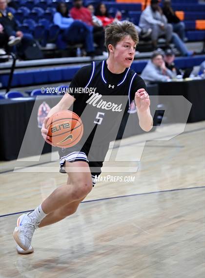 Thumbnail 2 in Bingham vs. Eaglecrest (Tarkanian Classic) photogallery.