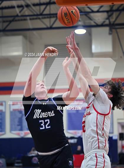 Thumbnail 1 in Bingham vs. Eaglecrest (Tarkanian Classic) photogallery.