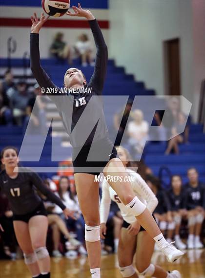 Thumbnail 3 in Rouse @ Leander photogallery.