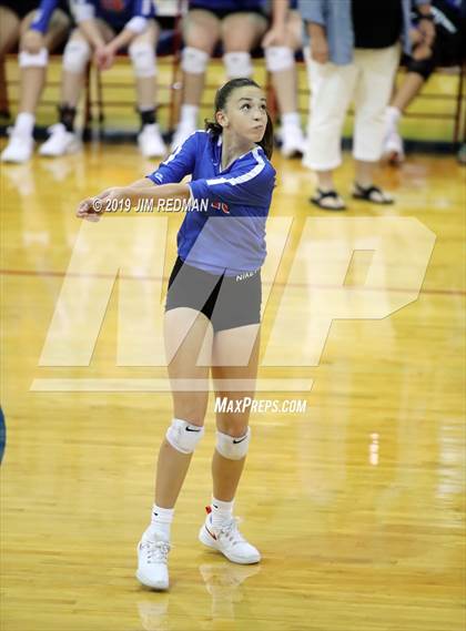 Thumbnail 2 in Rouse @ Leander photogallery.