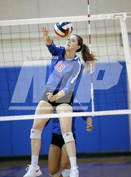 Thumbnail 3 in Rouse @ Leander photogallery.