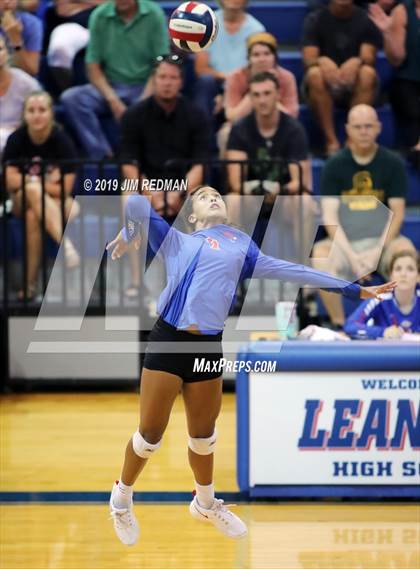 Thumbnail 3 in Rouse @ Leander photogallery.