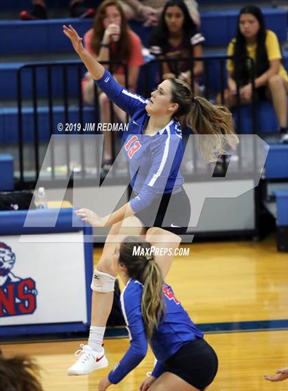 Thumbnail 3 in Rouse @ Leander photogallery.