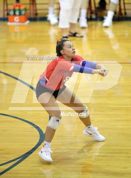 Thumbnail 1 in Rouse @ Leander photogallery.