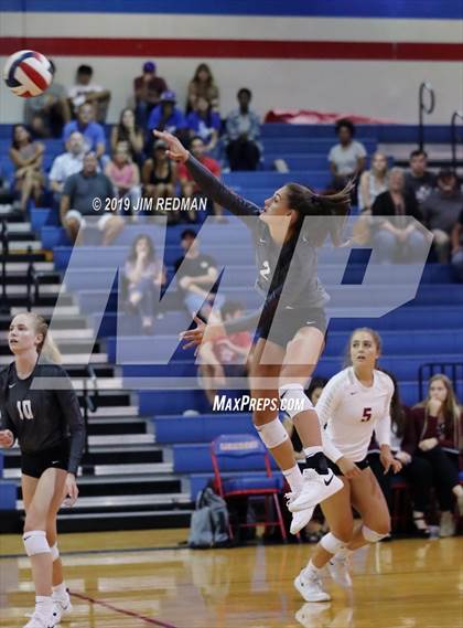 Thumbnail 2 in Rouse @ Leander photogallery.