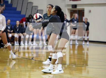 Thumbnail 1 in Rouse @ Leander photogallery.