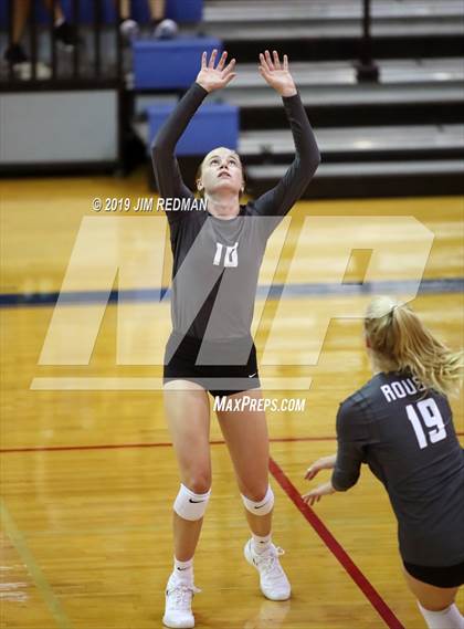 Thumbnail 2 in Rouse @ Leander photogallery.
