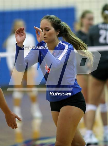Thumbnail 1 in Rouse @ Leander photogallery.