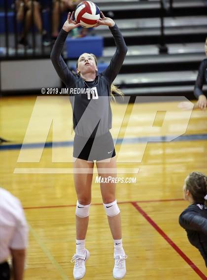 Thumbnail 1 in Rouse @ Leander photogallery.