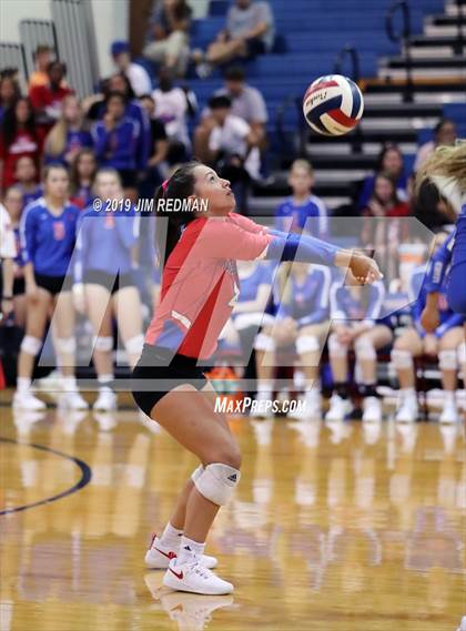Thumbnail 1 in Rouse @ Leander photogallery.