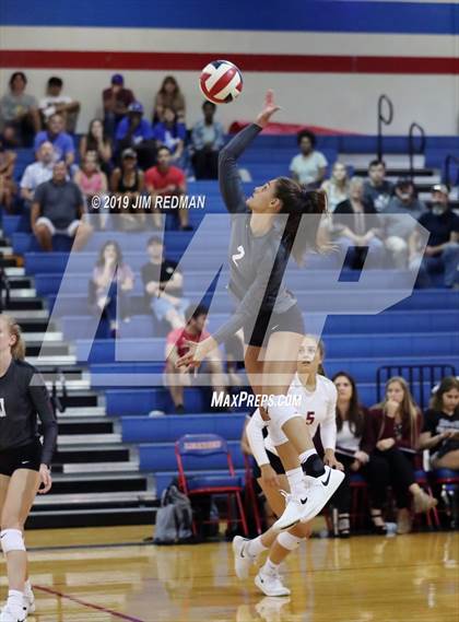 Thumbnail 1 in Rouse @ Leander photogallery.