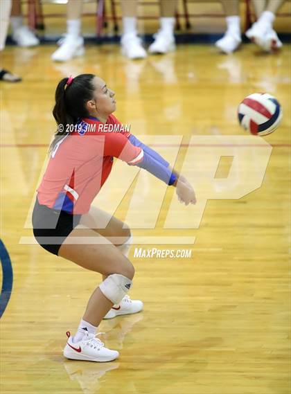 Thumbnail 3 in Rouse @ Leander photogallery.