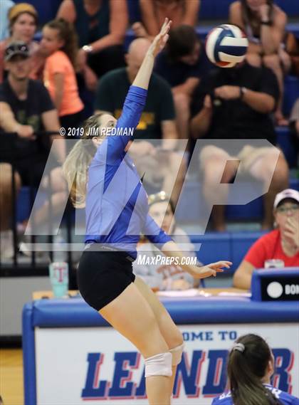 Thumbnail 2 in Rouse @ Leander photogallery.