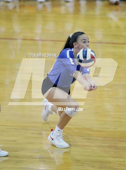 Thumbnail 3 in Rouse @ Leander photogallery.