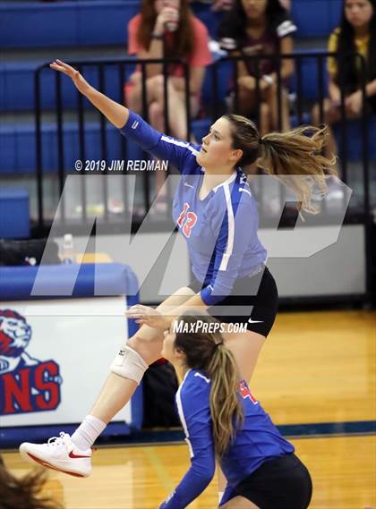 Thumbnail 1 in Rouse @ Leander photogallery.