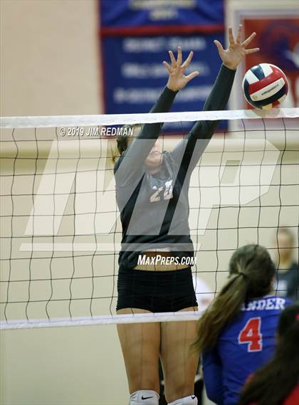 Thumbnail 2 in Rouse @ Leander photogallery.