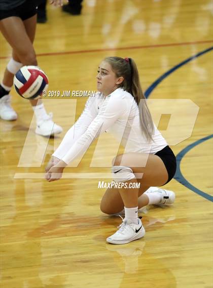 Thumbnail 2 in Rouse @ Leander photogallery.
