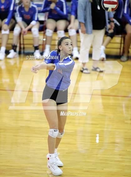 Thumbnail 1 in Rouse @ Leander photogallery.
