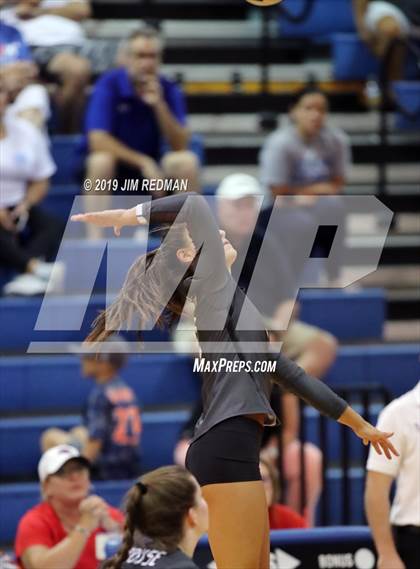 Thumbnail 1 in Rouse @ Leander photogallery.