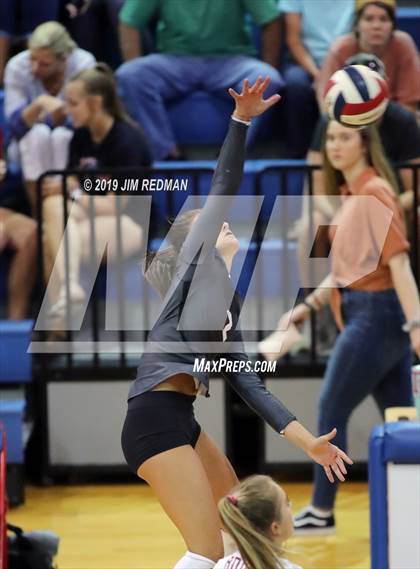 Thumbnail 1 in Rouse @ Leander photogallery.